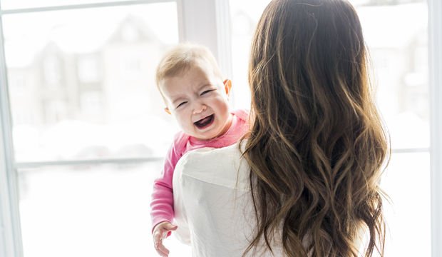 Bebeğim yabancılara ağlıyor