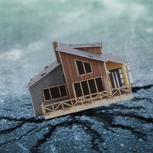 Deprem bir ev