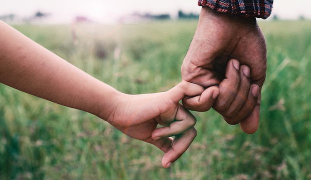 Sen gittin ben ıssız kaldım babam!