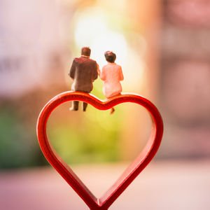 Evlilik hesap işi değil, sevgi yoludur