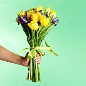 Sevgilime blöf olsun diye kendime çiçek gönderdim 