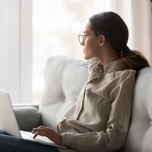 Dünya yanarken saçlarını tarayanlar 