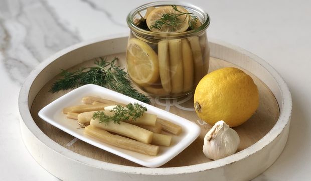 Enginar sapı turşusu nasıl yapılır?