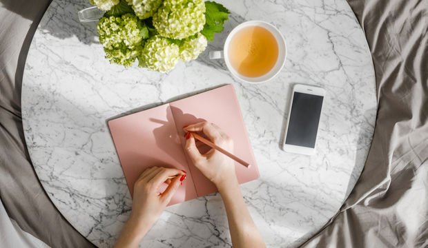 Baş ucunuza bir defter koyun...