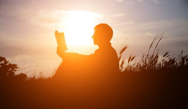 Çağın gerisinde yaşamak