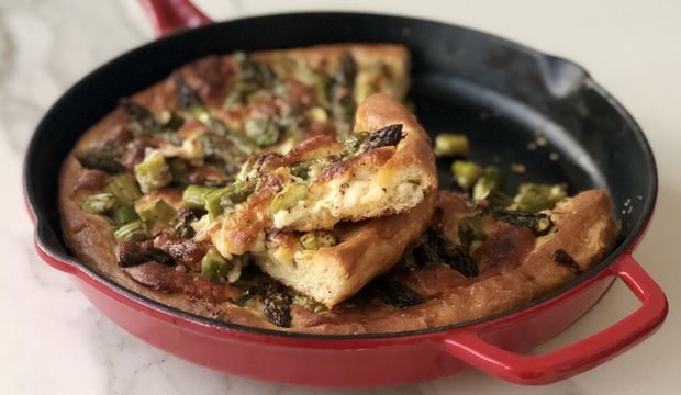 Kuşkonmazlı tava pizzası