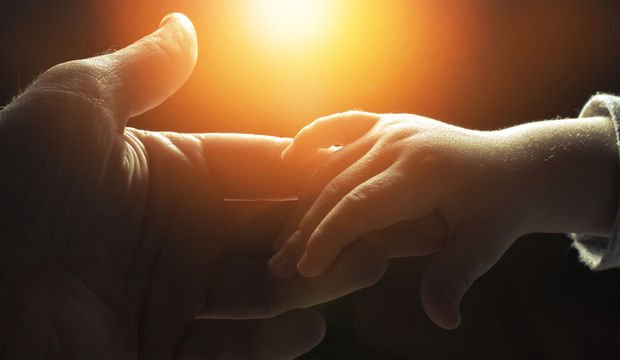 Ebeveynden çocuğa oyun terapisi