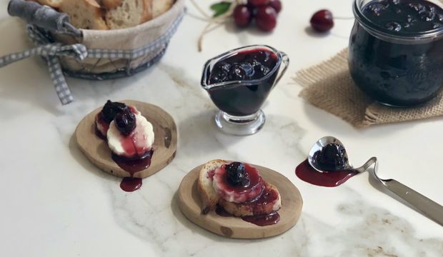 Karanfilli vişne reçeli nasıl yapılır?