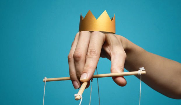 İlişkilerde duygusal şantaj nedir?