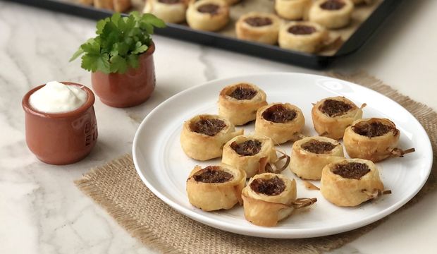 Yufkaya sarılı köfte