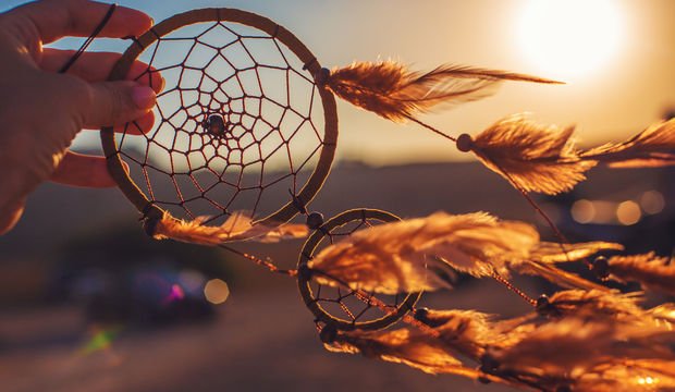 Gördüğüne inanma!