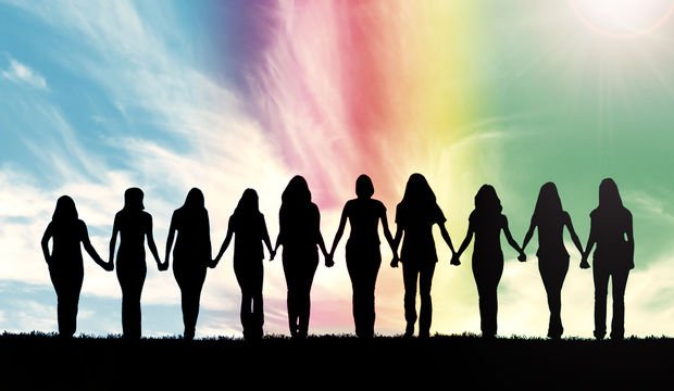 Annelik temalı kadın çemberi ile zor zamanlarda annelik