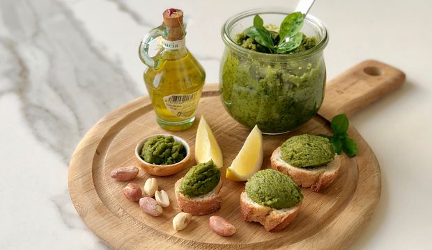 Yer fıstıklı pesto sosu