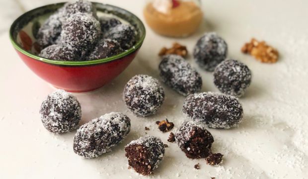 Fıstık ezmeli cevizli ballı atıştırmalıklar