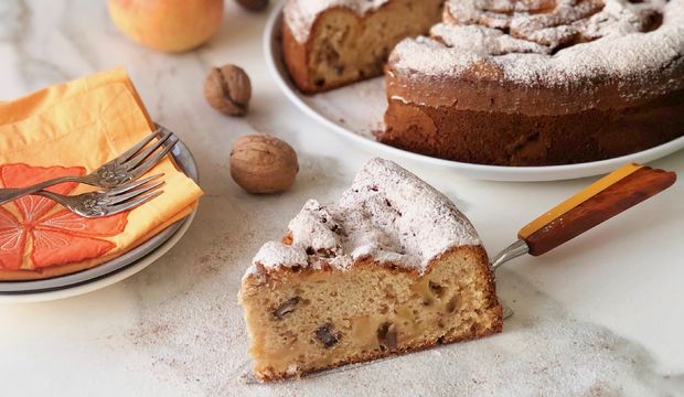 Elmalı cevizli kremalı kek