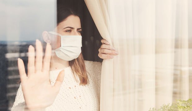 Koronavirüslü biri ile aynı evde yaşarken dikkat edilmesi gerekenler nelerdir?