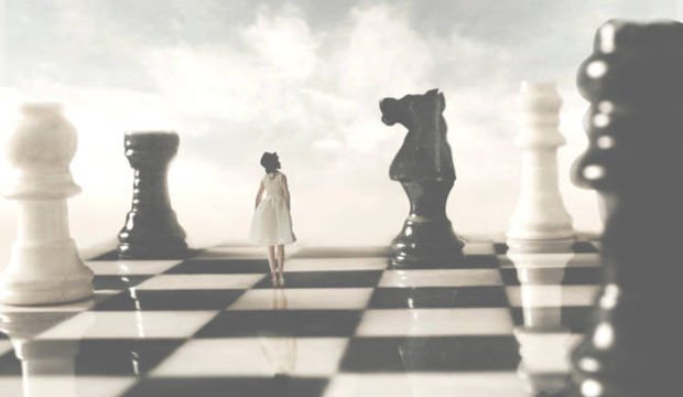 İnsan vardır gerisi teferruat!