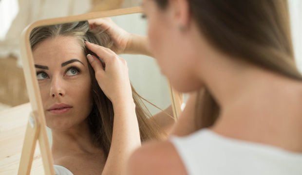 Saçlarınızın dökülmesi normal mi?