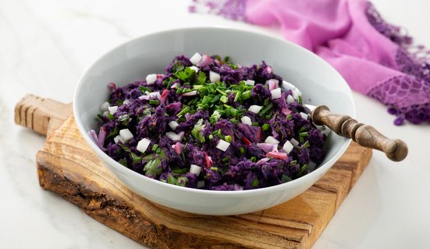 Mor patates salatası