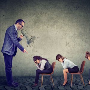 Otoriter insanla nasıl başa çıkılır?