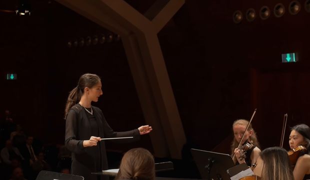 Müzik Dünyasında Kadın Olmak, Nisan Ak