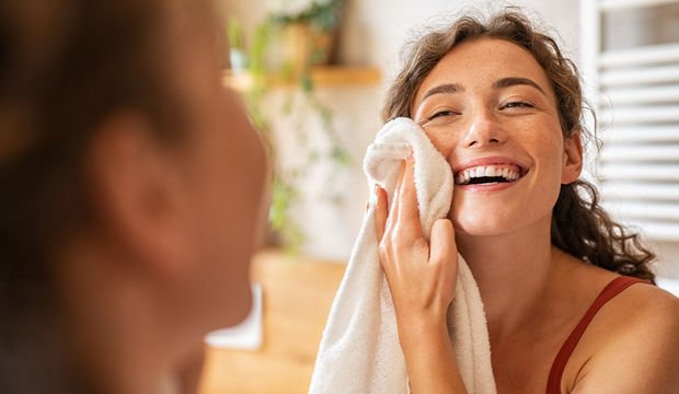 Yüzünüzü kurutmak için havlu kullanmayın