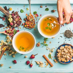 10 dakikada hazırlayabileceğiniz 10 bitki çayı önerisi