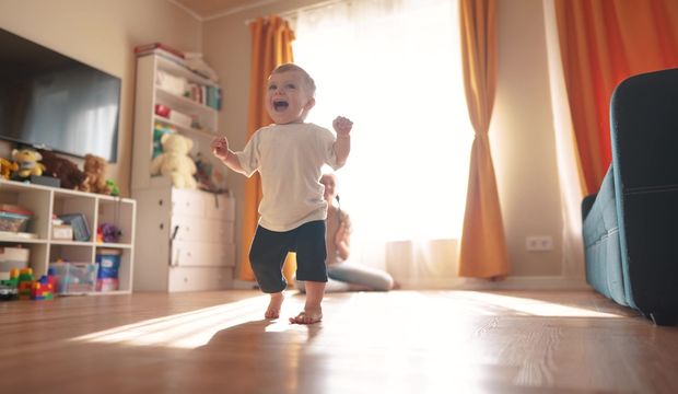 13 aylık bebek gelişimi nasıldır? 13 aylık bebek neler yapar?