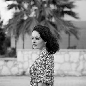 Yalnız değilsin Ezgi Mola