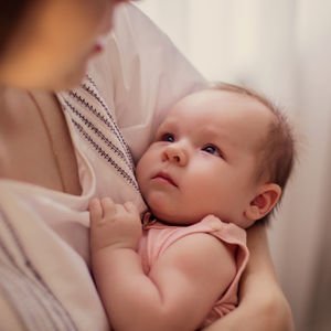 "Bebeğim uyumuyor" diyenler için bağlanma temelli yaklaşım
