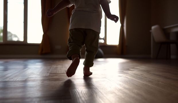 18 aylık bebek gelişimi nasıldır? 18 aylık bebek neler yapar?