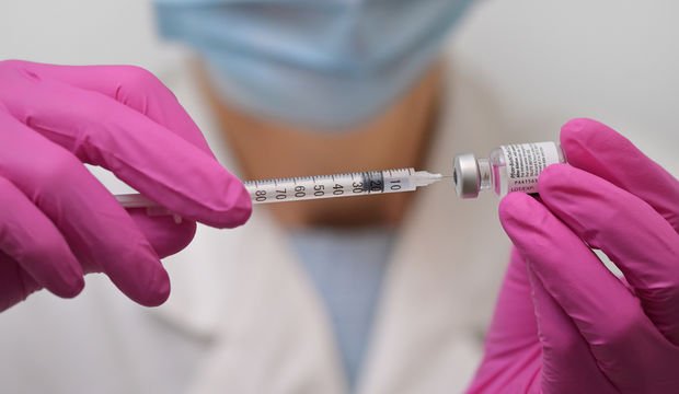 BioNTech aşısı Delta varyantına karşı etkili mi?