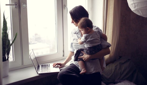 İşini bırakan anneler için yeni iş bulma yolları