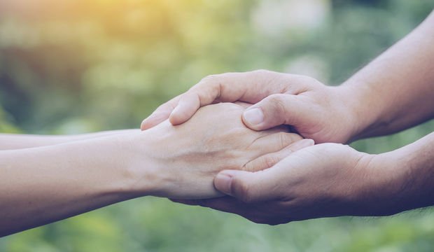 Kanseri atlatan yakınınıza nasıl destek olabilirsiniz?