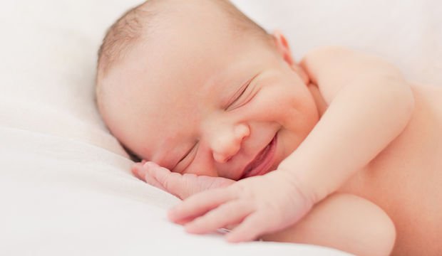 Bebekler ne zaman gülmeye başlar? | Anne - Baba