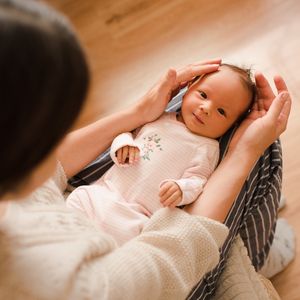 Bebekler ne zaman gülümsemeye başlar?