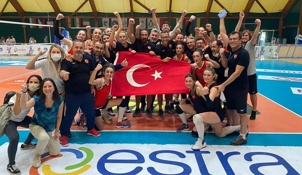 İşitme Engelliler Kadın Voleybol Milli Takımı'ndan altın madalya