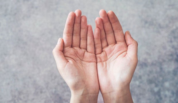 Avuç içlerinizi yan yana getirin ve bu detaya dikkat edin!