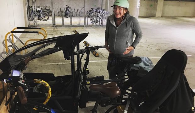 Doğuma giderken bisiklete binmek: Yeni Zelandalı milletvekili örnek oldu