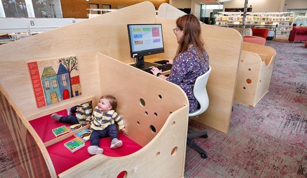 Çalışan ebeveynler için tasarlanmış bir masa