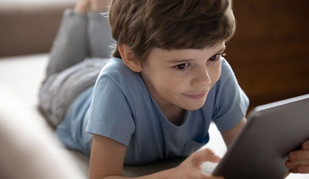 Dijital ebeveynlik ve ekran güvenliği Geleceğin Ekranı Zirvesi'nde konuşuldu