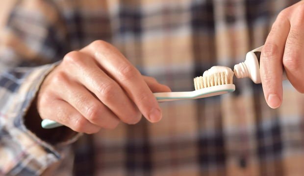 Dişler kahvaltıdan önce mi sonra mı fırçalanmalı?