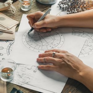 Aile karmaları doğum haritalarında görülebilir mi? 