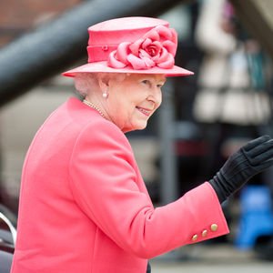 Kraliçe Elizabeth ile ilgili dizi ve filmler