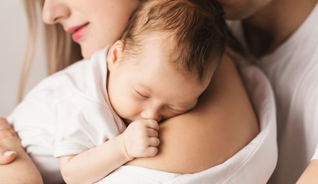 İngiltere'de "anne" yerine "doğuran ebeveyn" kararı