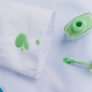 Oje lekesi kumaştan nasıl çıkar?