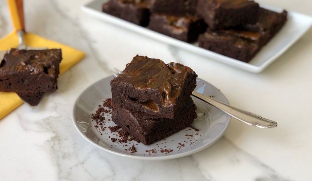 Süt reçelli çikolatalı brownie
