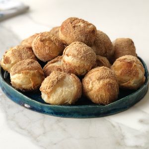 Peynirli minik top börek