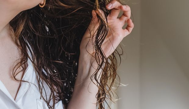 Islak saç ile uyumamanız için 9 neden