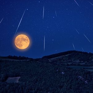 Aslan burcunda Dolunay